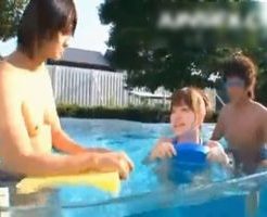 【女性向け動画】プールで泳いでいたら南佳也に襲われて…あっという間にアレを挿入されて、3Pセックスで上下のお口を犯されちゃう！？