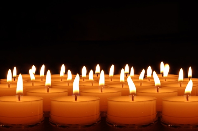 candles-492171_960_720-2
